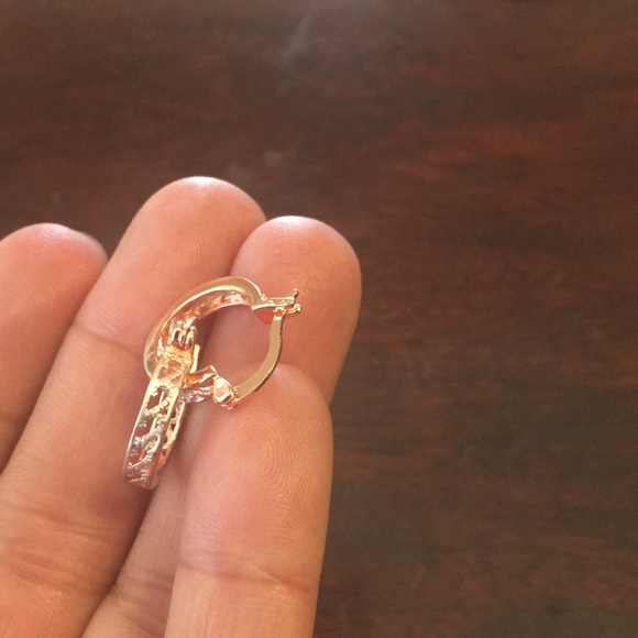 Rose gold  filigree earrings - Picture 4 of 6